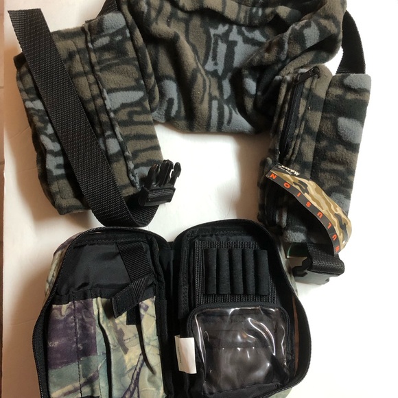 GREAT BARGAIN. Large lot of hunting supplies. Some new. Some excellent cond. - Picture 5 of 17